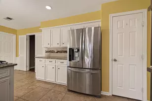 4142 Willow Hill Dr, Seabrook, TX 77586 - Photo 11