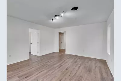 2416 Cumberland Street, Houston, TX 77023 - Photo 9