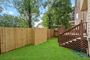 2045 W 14th 1/2 St, Houston, TX 77008 - Photo 35