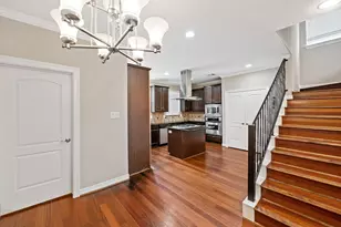 2045 W 14th 1/2 St, Houston, TX 77008 - Photo 11