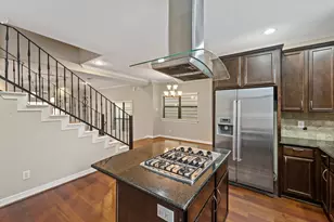 2045 W 14th 1/2 St, Houston, TX 77008 - Photo 15