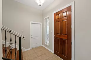 2045 W 14th 1/2 St, Houston, TX 77008 - Photo 3