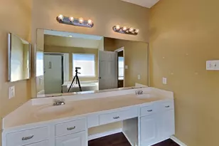 149 Bristol Bend Ln, Dickinson, TX 77539 - Photo 11