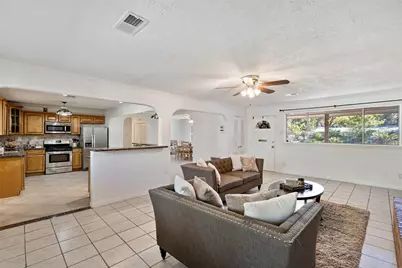 9214 Bronco Drive, Houston, TX 77055 - Photo 11