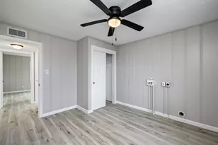 21 Edgewater St, Hitchcock, TX 77563 - Photo 27