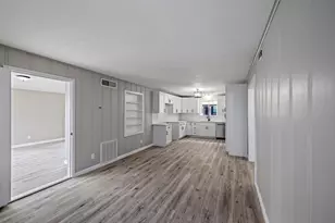 21 Edgewater St, Hitchcock, TX 77563 - Photo 17