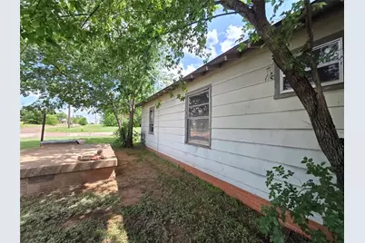 619 N Dunbar Street, Electra, TX 76360 - Photo 9