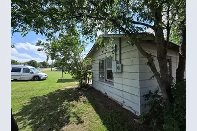 619 N Dunbar Street, Electra, TX 76360 - Photo 9