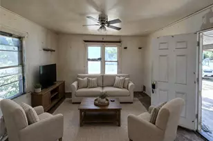 619 N Dunbar St, Electra, TX 76360 - Photo 3