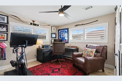 10718 Longmont Drive, Houston, TX 77042 - Photo 23