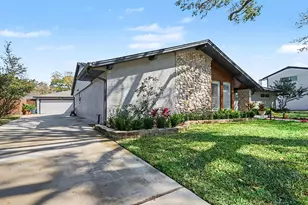 10718 Longmont Dr, Houston, TX 77042 - Photo 33