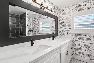 10718 Longmont Dr, Houston, TX 77042 - Photo 25
