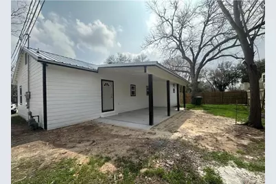 1008 Gonzales St, Cuero, TX 77954 - Photo 19