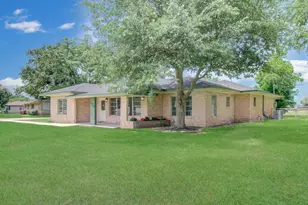 709 S McCarty Ave, Eagle Lake, TX 77434 - Photo 7