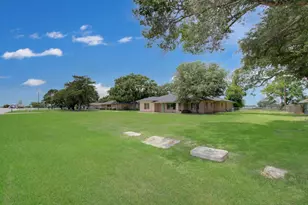 709 S McCarty Ave, Eagle Lake, TX 77434 - Photo 5