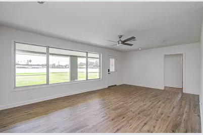 709 S McCarty Avenue, Eagle Lake, TX 77434 - Photo 11