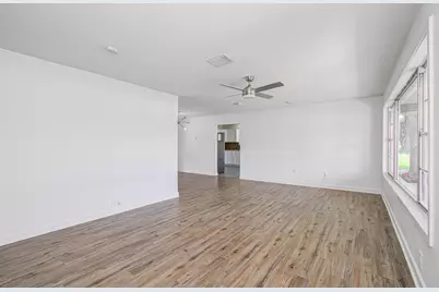 709 S McCarty Avenue, Eagle Lake, TX 77434 - Photo 9