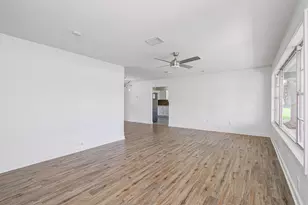709 S McCarty Ave, Eagle Lake, TX 77434 - Photo 9