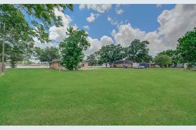 709 S McCarty Avenue, Eagle Lake, TX 77434 - Photo 37