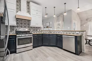 7607 Omaha Dr, Baytown, TX 77521 - Photo 11