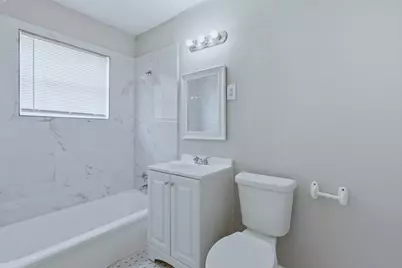 1228 6th Avenue N, Texas City, TX 77590 - Photo 9
