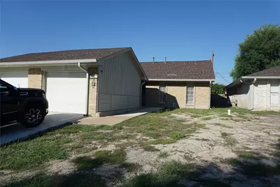 1913 Normal Park Drive #B, Huntsville, TX 77340 - Photo 3
