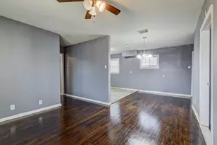 9506 Sierra Dr, Houston, TX 77051 - Photo 9