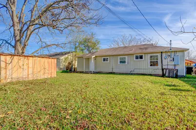 9506 Sierra Drive, Houston, TX 77051 - Photo 15