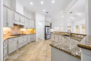 4629 Oakdale St, Bellaire, TX 77401 - Photo 11