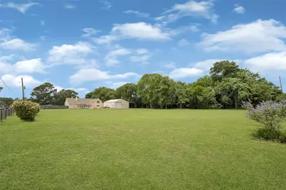 13514 Jbk Memorial Drive, Willis, TX 77318 - Photo 27