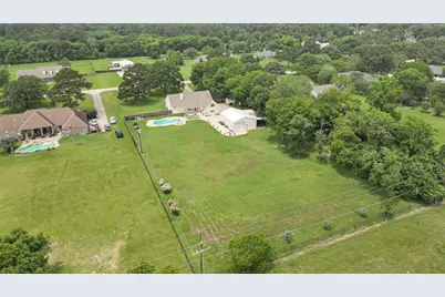 13514 Jbk Memorial Drive, Willis, TX 77318 - Photo 27