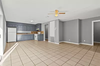 206 S Texas Street, Texas City, TX 77591 - Photo 11