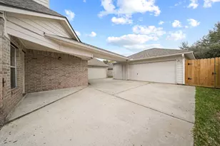 937 Mystic Village Ln, Seabrook, TX 77586 - Photo 3