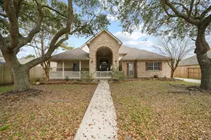 937 Mystic Village Ln, Seabrook, TX 77586 - Photo 1