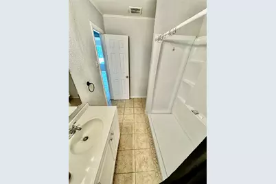 116 W Davitt Street #4, Eagle Lake, TX 77434 - Photo 9