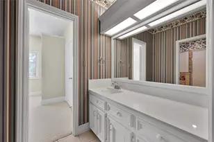 28 Waters Edge St, Conroe, TX 77356 - Photo 17