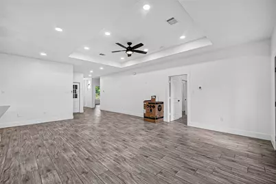 130 E Melville Drive, Crosby, TX 77532 - Photo 9