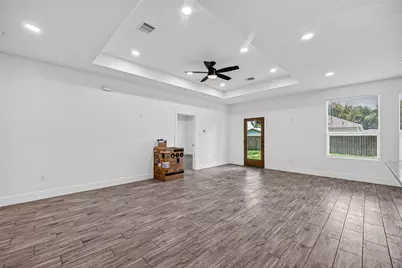 130 E Melville Drive, Crosby, TX 77532 - Photo 9