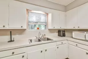 107 Sunset Heights Ave, Dayton, TX 77535 - Photo 17