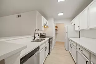 10733 Braes Bend Dr, Houston, TX 77071 - Photo 15