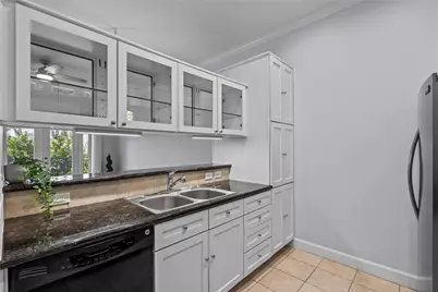 1900 Genesee Street #203, Houston, TX 77006 - Photo 11