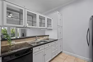 1900 Genesee St, Houston, TX 77006 - Photo 11