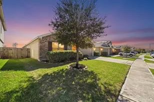 1237 Steed Bluff Dr, Alvin, TX 77511 - Photo 5