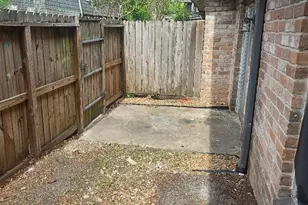 8941 Gaylord St, Hedwig Village, TX 77024 - Photo 15