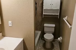 8941 Gaylord St, Hedwig Village, TX 77024 - Photo 11