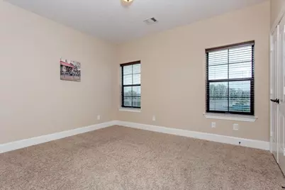 1106 Hempstead Villa Lane, Houston, TX 77008 - Photo 21