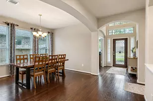 574 Southampton Ln, League City, TX 77573 - Photo 5