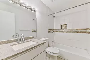 12203 Cape Hyannis Dr, Houston, TX 77048 - Photo 17