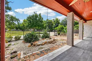 8618 Hwy 6, Hitchcock, TX 77563 - Photo 11