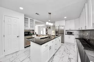 5823 McKnight St, Houston, TX 77035 - Photo 17
